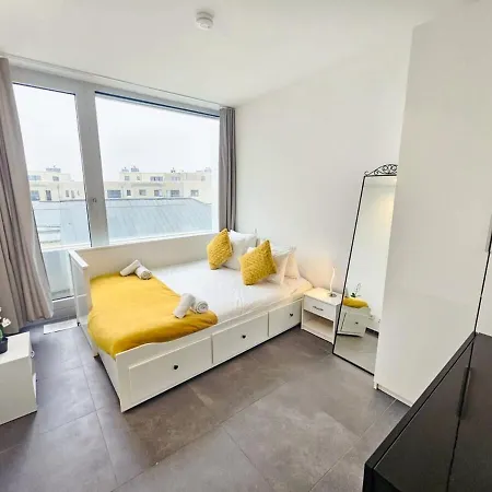 Lägenhet Stylish Penthouse Retreat With Terrace & Parking *