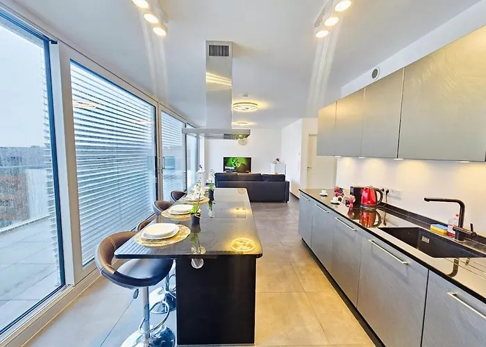 アパート Stylish Penthouse Retreat With Terrace & Parking *